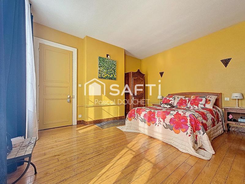 Maison - 312 m² - 5 pièces