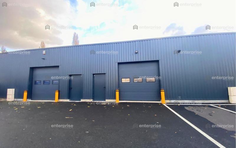 Local commercial - 242 m²