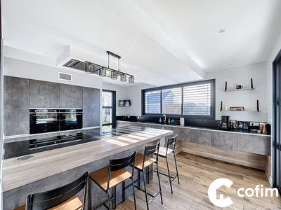 Maison - 157 m² - 6 pièces