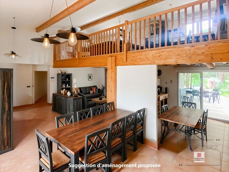 Villa - 164 m² - 6 pièces