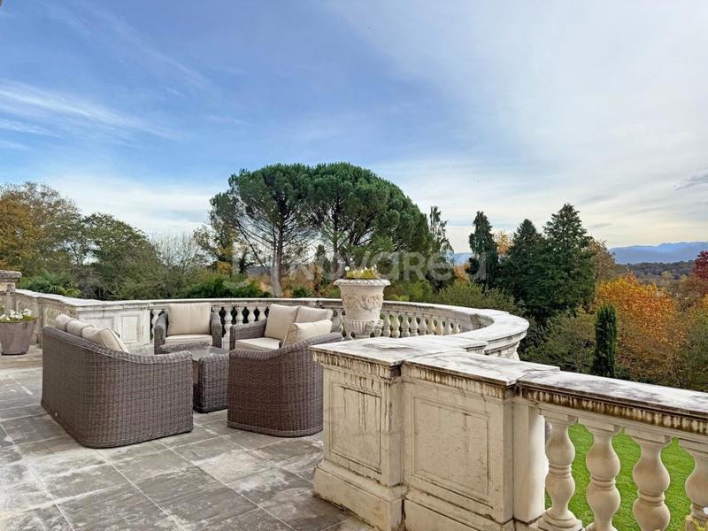 Appartement - 300 m² - 8 pièces