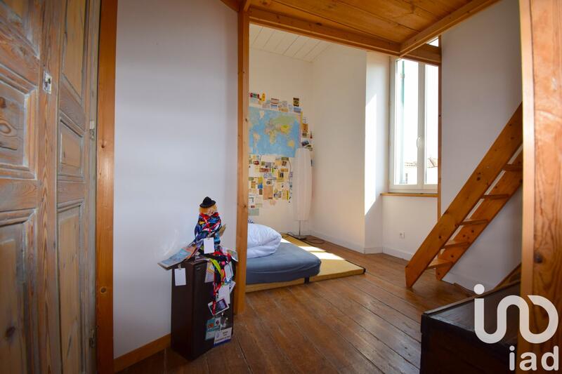 Maison - 175 m² - 9 pièces