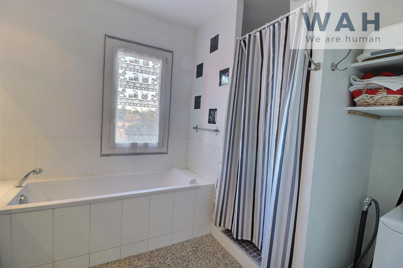 Mas - 200 m² - 5 pièces