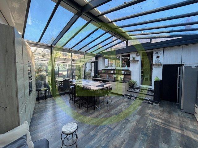 Maison - 224 m² - 7 pièces