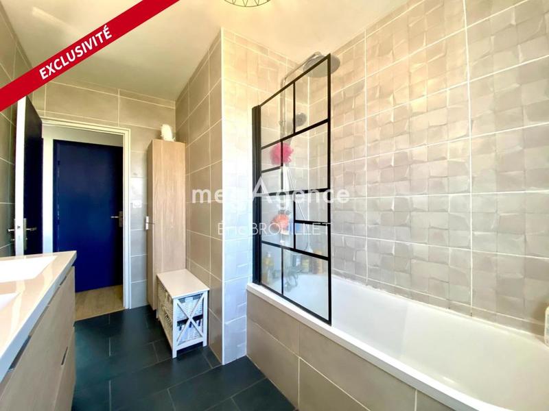 Maison - 212 m² - 9 pièces