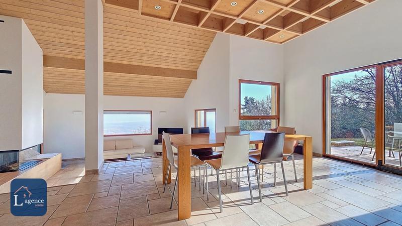 Maison - 262 m² - 8 pièces