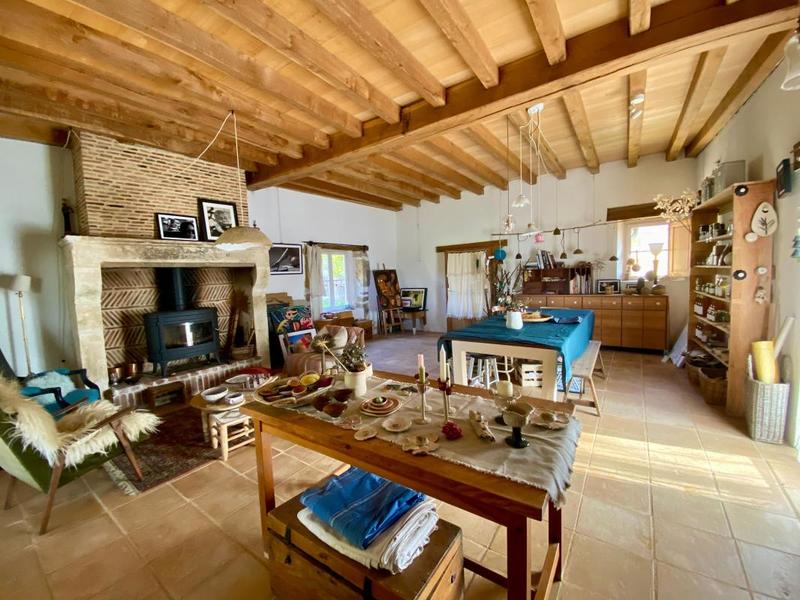 Maison - 260 m² - 9 pièces