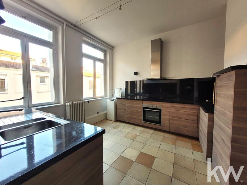 Appartement - 235 m² - 7 pièces