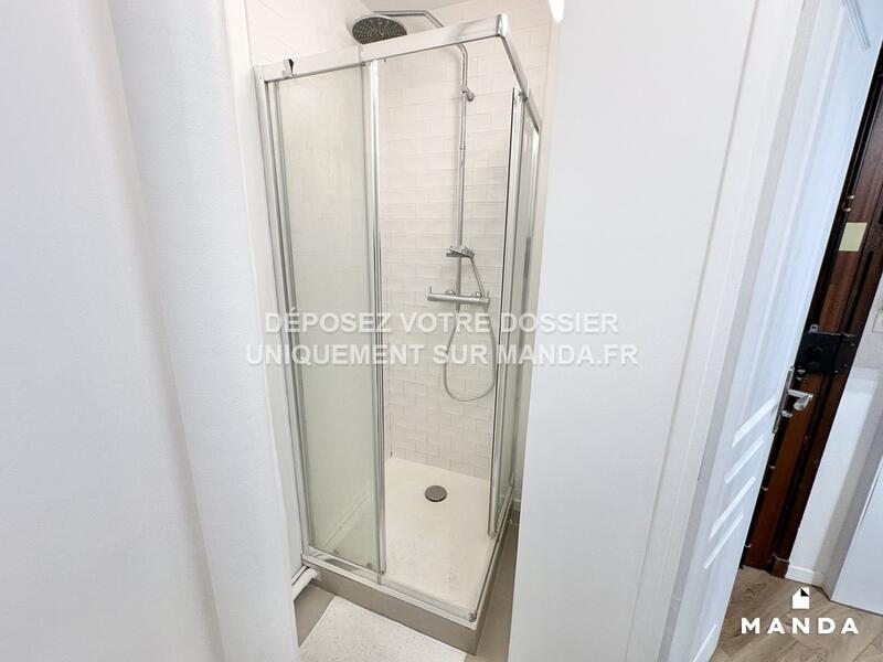 Chambre - 12 m² - 5 pièces