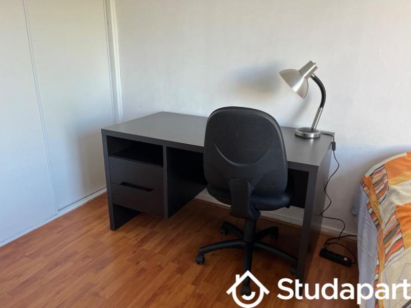 Chambre - 12 m² - 1 pièce