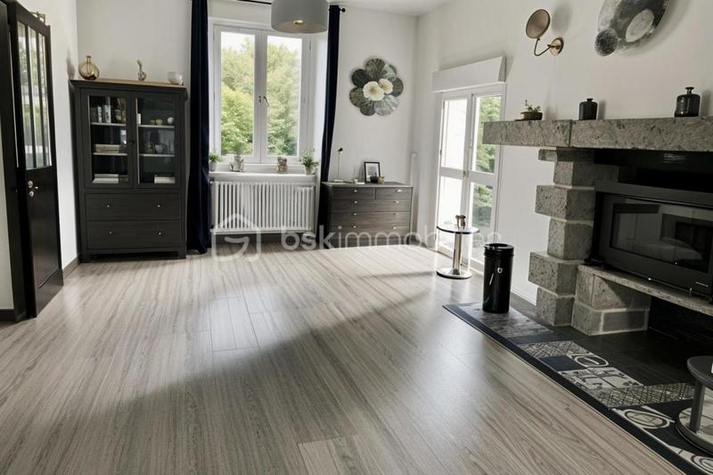 Maison - 205 m² - 9 pièces