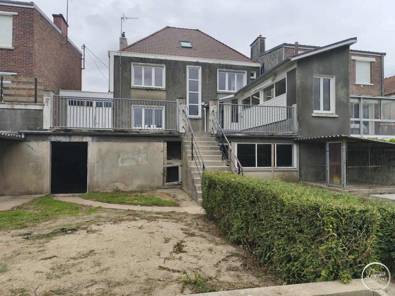 Maison traditionnelle - 152 m² - 6 pièces