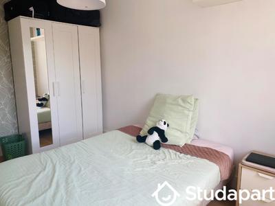 Chambre - 11 m² - 1 pièce