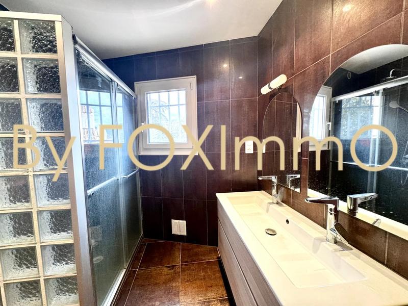 Maison - 230 m² - 6 pièces