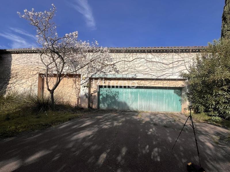 Maison - 240 m² - 7 pièces