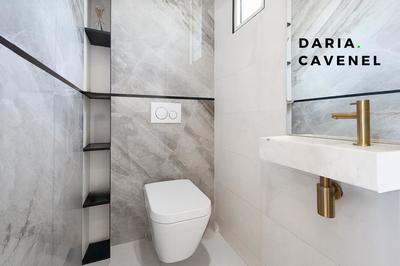 Pavillon - 250 m² - 7 pièces