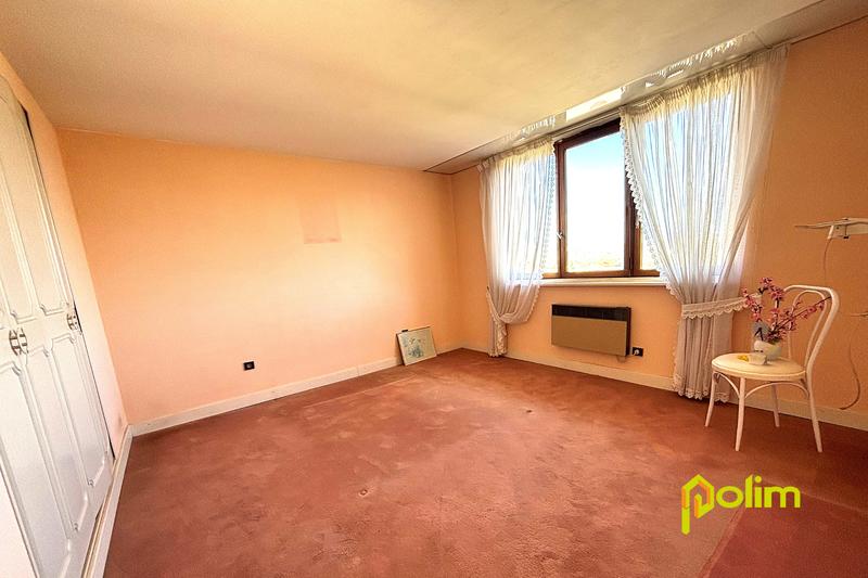 Maison - 200 m² - 7 pièces