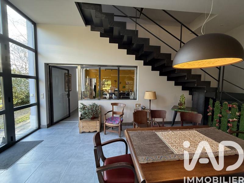 Maison - 228 m² - 7 pièces