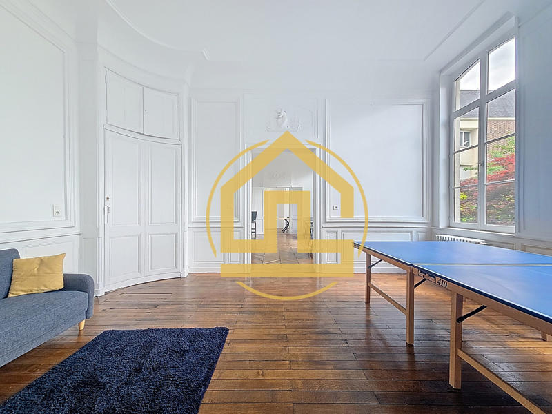 Appartement - 177 m² - 6 pièces