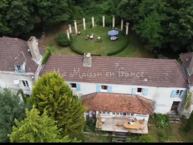 Maison - 500 m² - 15 pièces