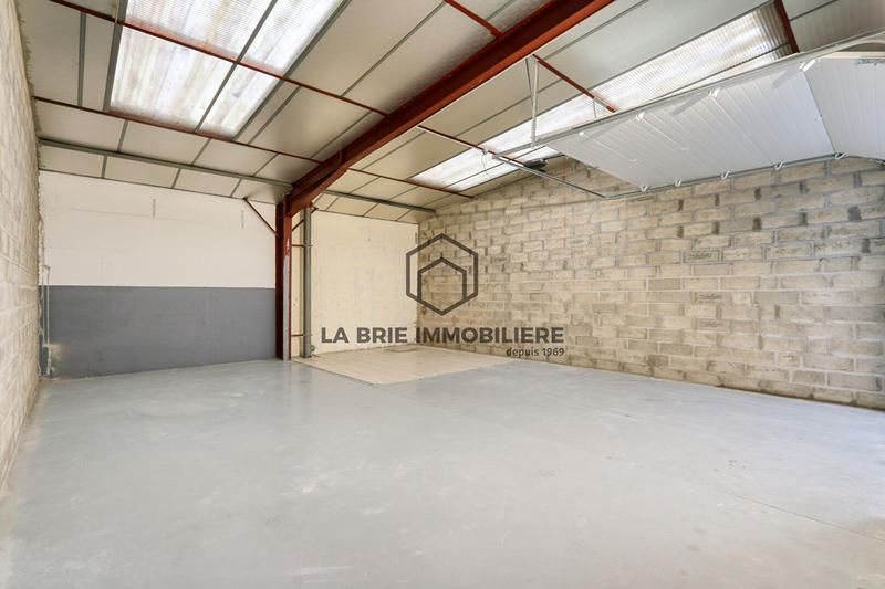 Local d'activité / Entrepôt - 68 m² - 1 pièce