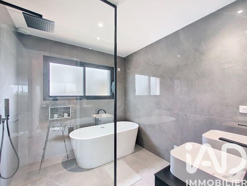 Maison - 122 m² - 5 pièces