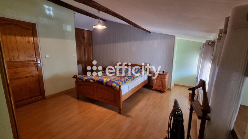 Maison - 235 m² - 8 pièces