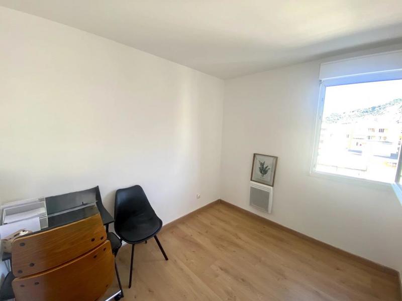 Appartement - 80 m² - 3 pièces