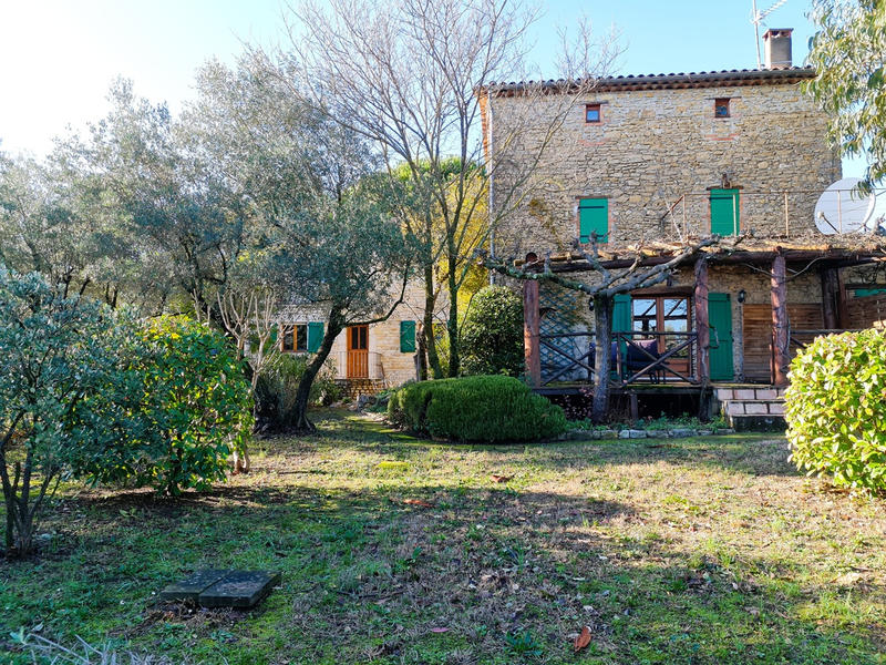 Maison - 242 m² - 7 pièces