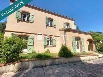 Villa - 238 m² - 9 pièces