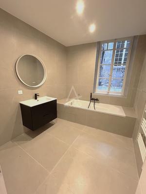 Appartement - 237 m² - 5 pièces