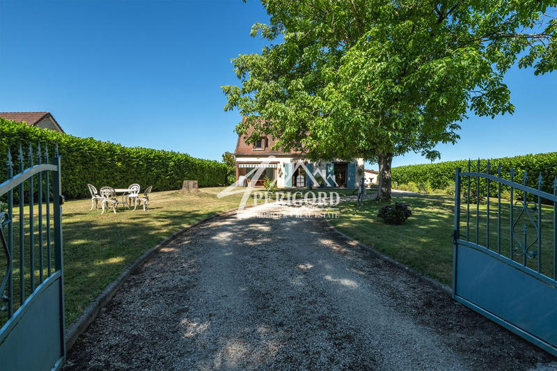 Maison traditionnelle - 145 m² - 6 pièces