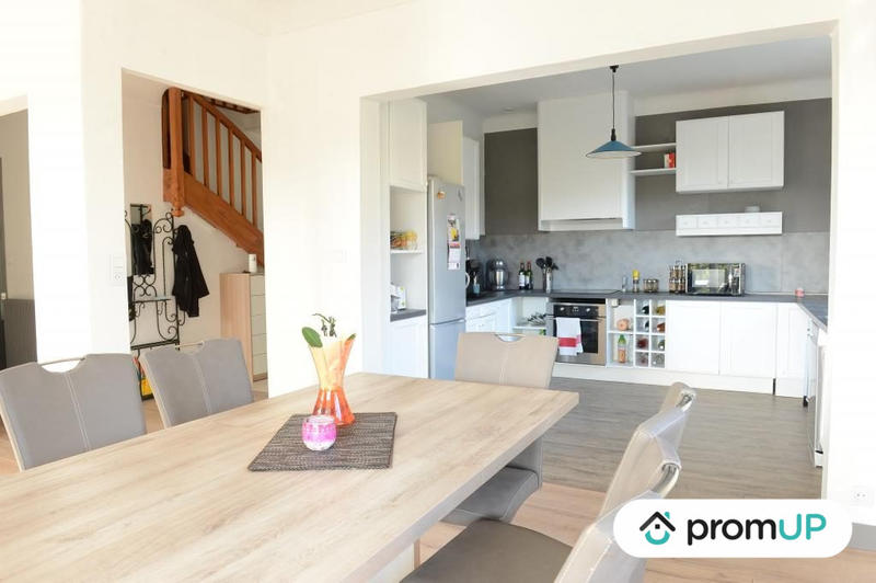 Maison - 180 m² - 8 pièces