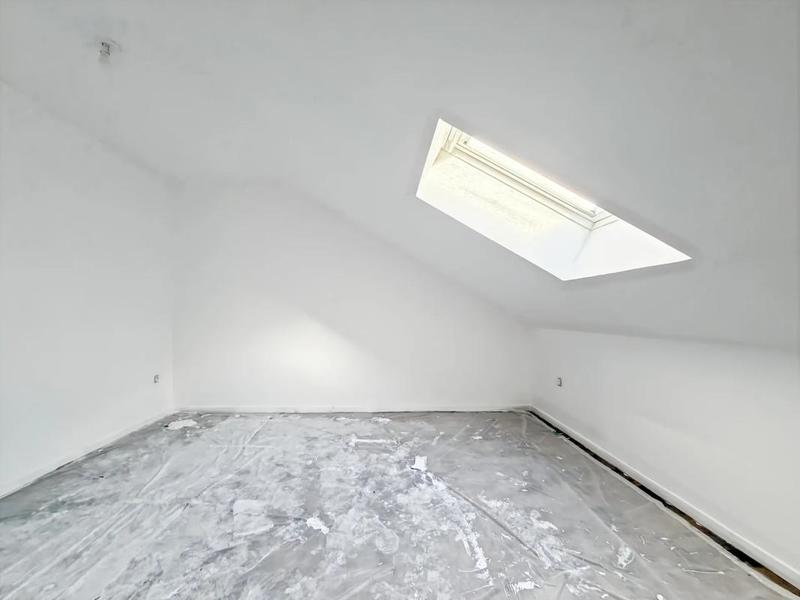 Maison - 250 m² - 6 pièces