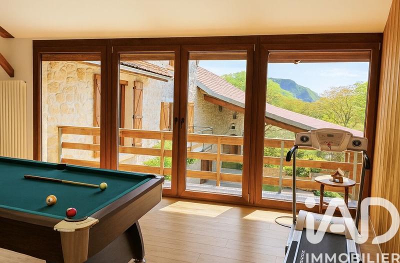 Maison - 333 m² - 10 pièces