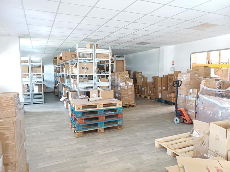 Entrepôt - 789 m²
