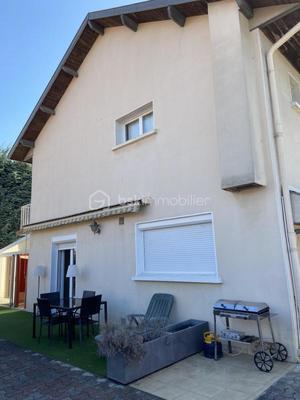 Maison traditionnelle - 140 m² - 5 pièces