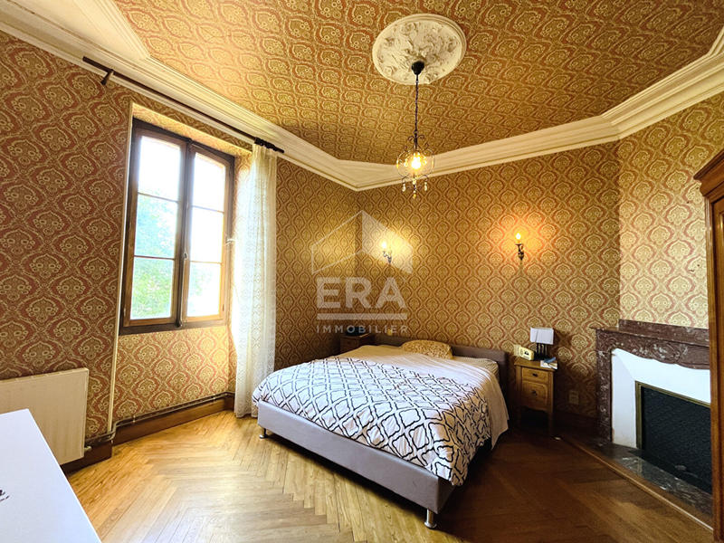 Maison - 245 m² - 7 pièces