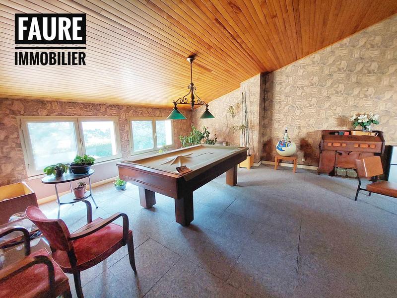 Villa - 270 m² - 10 pièces