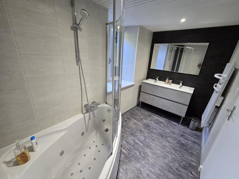 Moulin - 198 m² - 6 pièces