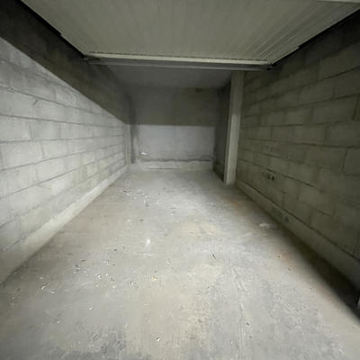 Parking / Garage - 14 m²