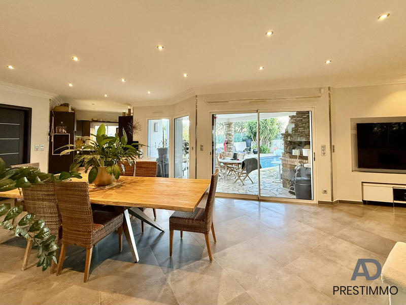 Villa - 163 m² - 5 pièces