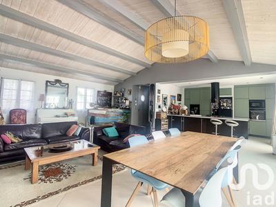 Maison - 211 m² - 7 pièces