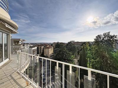 Appartement - 100 m² - 3 pièces