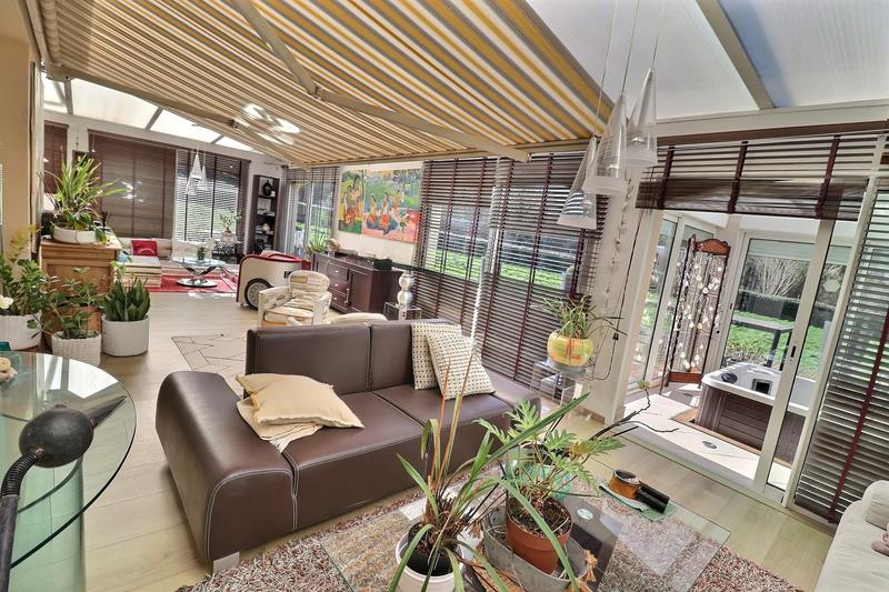 Maison - 252 m² - 10 pièces