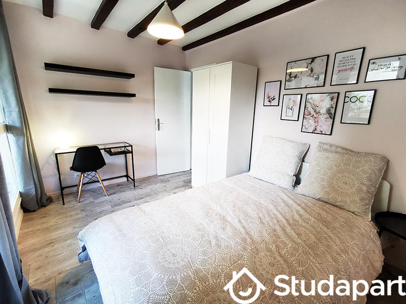 Chambre - 10 m² - 1 pièce