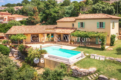 Villa - 200 m² - 5 pièces