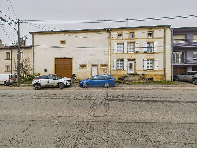 Maison - 284 m² - 9 pièces