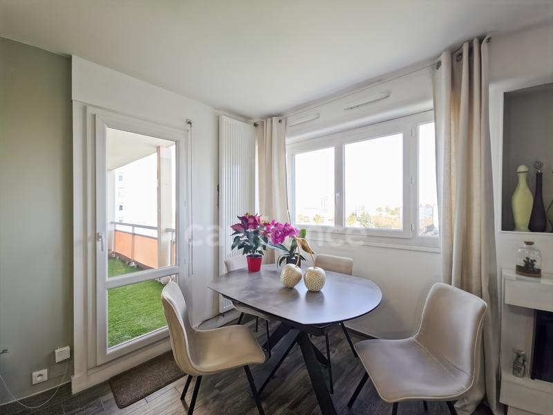 Appartement - 89 m² - 5 pièces