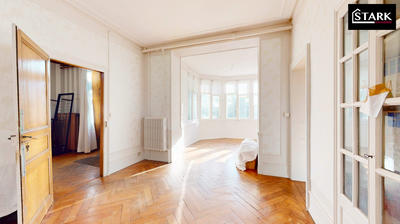Maison - 274 m² - 10 pièces